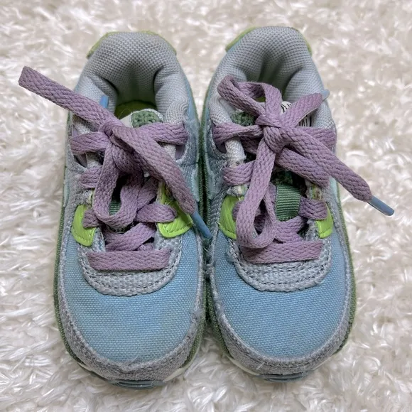 NIKE || Unisex Kids Air Max 90 SE Sun Club Athletic Shoe (6C)